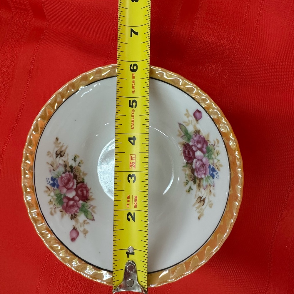 Vintage Floral Gold Rimmed Bowl, made in Japan. - Picture 3 of 6